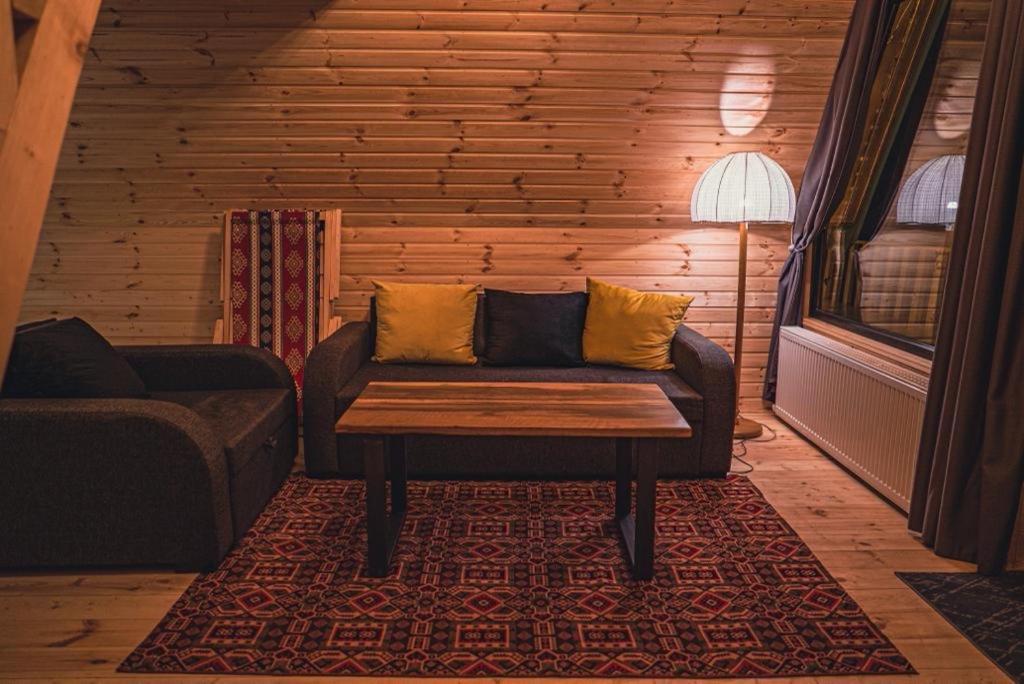 Little Wood House Gergeti Villa Kazbegi Eksteriør billede