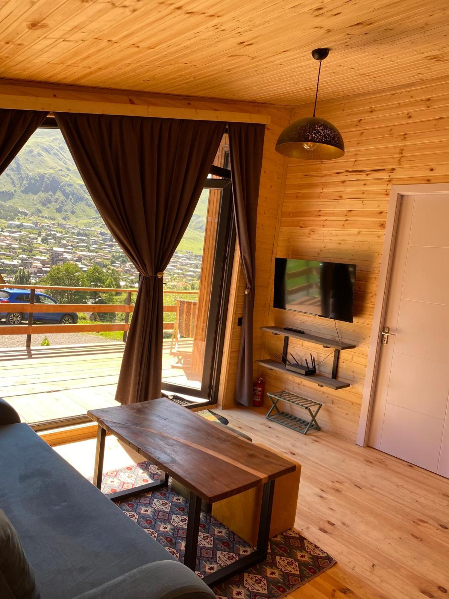 Little Wood House Gergeti Villa Kazbegi Eksteriør billede